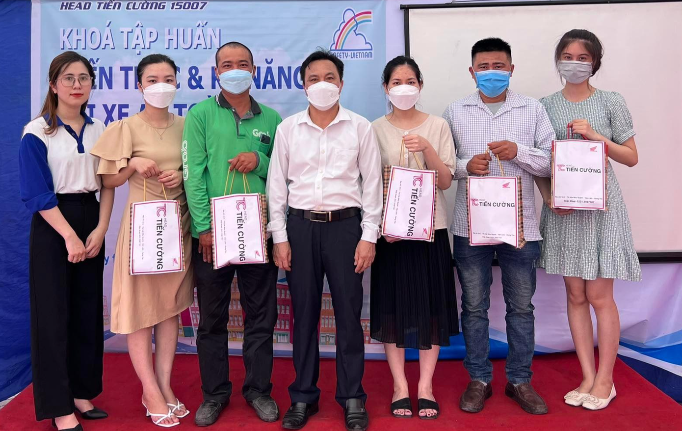 Nhiều phần thưởng cho người thực hành tốt đã được trao tới tận tay khách hàng tham gia. Nhiều phần thưởng cho người thực hành tốt đã được trao tới tận tay khách hàng tham gia.