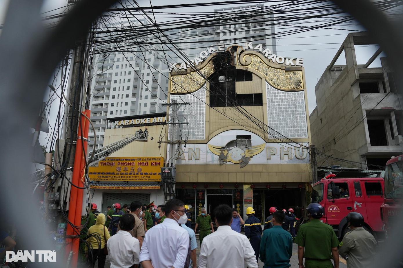 Toàn cảnh hiện trường vụ cháy lúc 11h trưa 7/9.