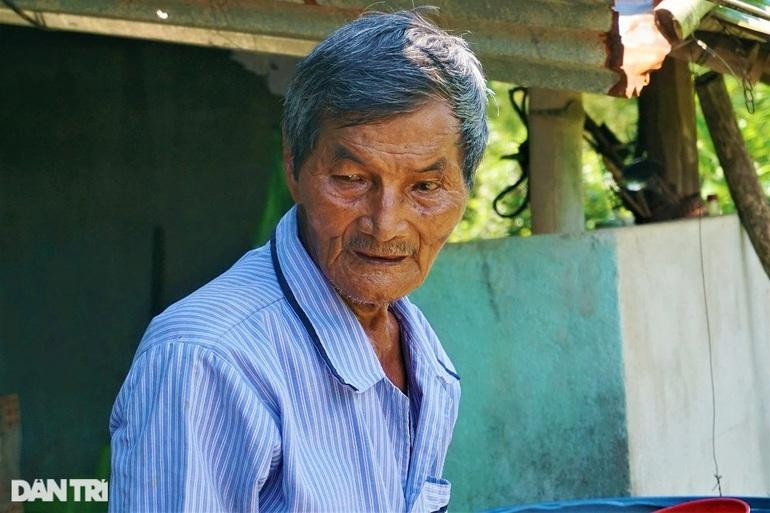 Năm ông Ngọc 32 tuổi, tự dưng sau một đêm không ngủ, ông cảm thấy không còn thèm ngủ nữa. Năm ông Ngọc 32 tuổi, tự dưng sau một đêm không ngủ, ông cảm thấy không còn thèm ngủ nữa.