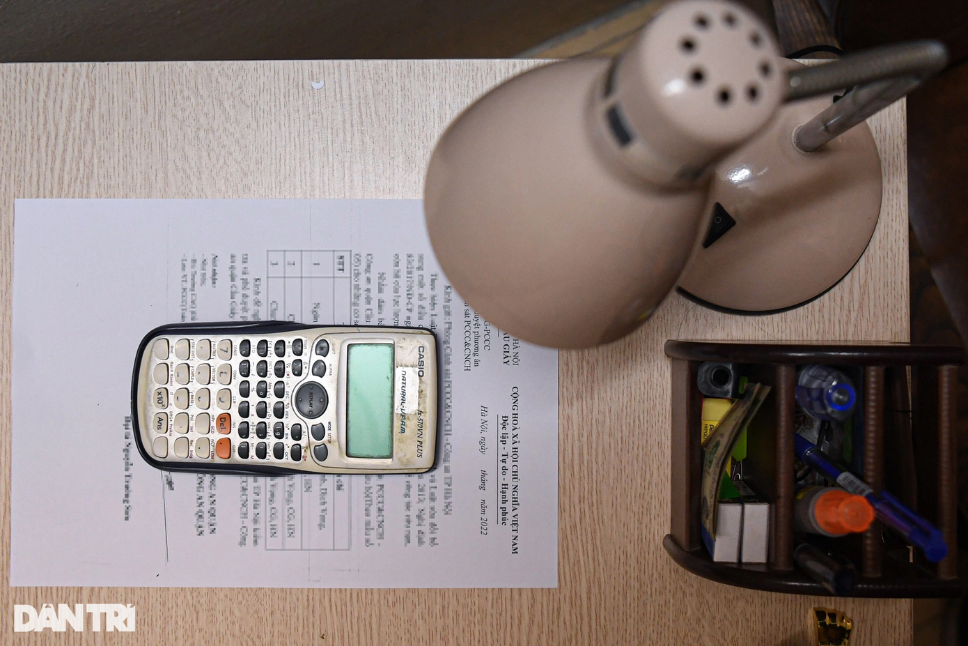 Thượng úy Đỗ Đức Việt được Trung tá Trương Tuấn Vinh, Phó đội trưởng Đội Cảnh sát PCCC&CNCH sắp xếp ngồi làm việc cùng phòng để được rèn giũa và kèm cặp. Thượng úy Đỗ Đức Việt được Trung tá Trương Tuấn Vinh, Phó đội trưởng Đội Cảnh sát PCCC&CNCH sắp xếp ngồi làm việc cùng phòng để được rèn giũa và kèm cặp.