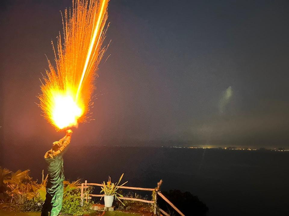 Bão đổ bộ đất liền các tỉnh Thừa Thiên Huế – Quảng Ngãi ảnh 75