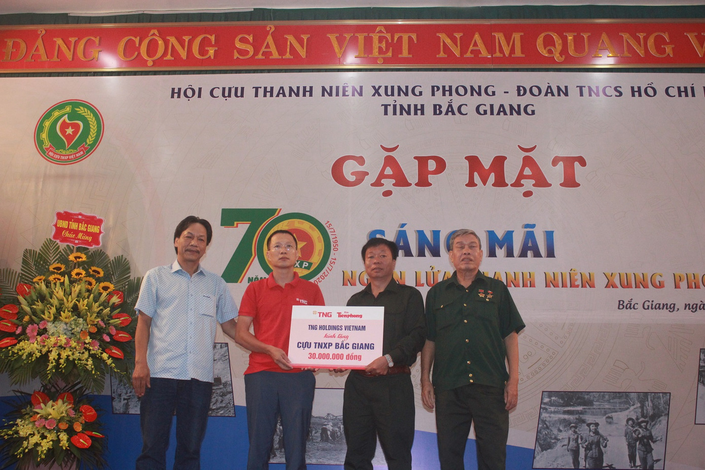 Thăm, tặng quà cựu Thanh niên xung phong Bắc Ninh và Bắc Giang ảnh 7