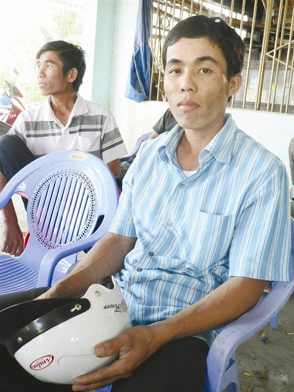 Anh Hưng kể lại vụ việc. Ảnh: Nguyễn Huy