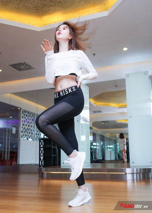 ‘Đốt mắt’ với màn nhảy sexy dance cực ‘nóng’ của Ngọc Trinh ảnh 7