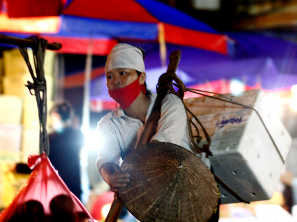 Kiếm sống đêm. Kiếm sống đêm