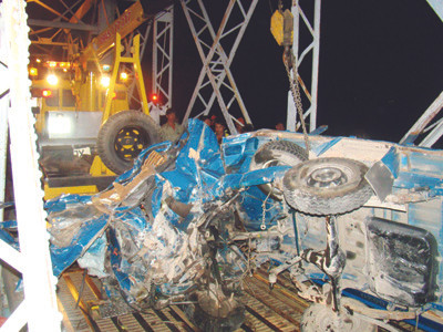 Hiện trường vụ tai nạn tại cầu Ghềnh (Biên Hòa, Đồng Nai) . Ảnh: Đức Minh Hiện trường vụ tai nạn tại cầu Ghềnh (Biên Hòa, Đồng Nai)