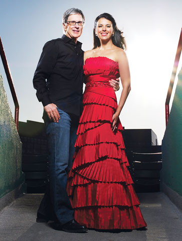 Các ông, bà chủ ở Ngoại hạng Anh giàu cỡ nào? ảnh 3