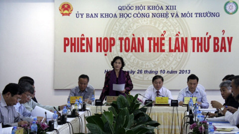 Phó Chủ tịch Quốc hội Nguyễn Thị Kim Ngân phát biểu tại phiên họp 