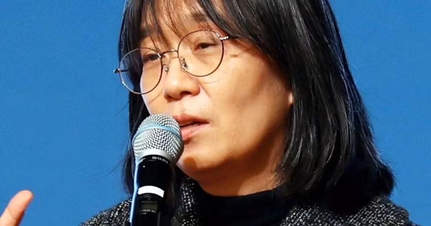 Bà Han Kang bị chính đồng hương phủ nhận thành tựu.