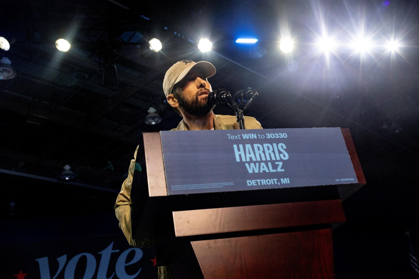 Bà Harris cũng có một phiếu bầu của ông vua hip hop Eminem. Ảnh: Reuters.