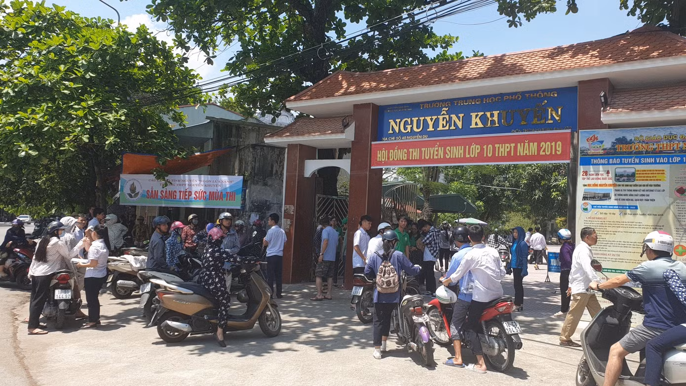 Cô giáo ở Hà Nội tát trẻ bầm dập, tụ máu môi ảnh 3