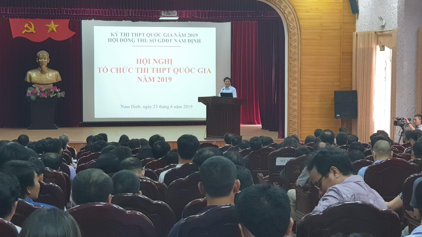 Thí sinh hào hứng làm thủ tục nhập thi THPT quốc gia 2019 ảnh 38