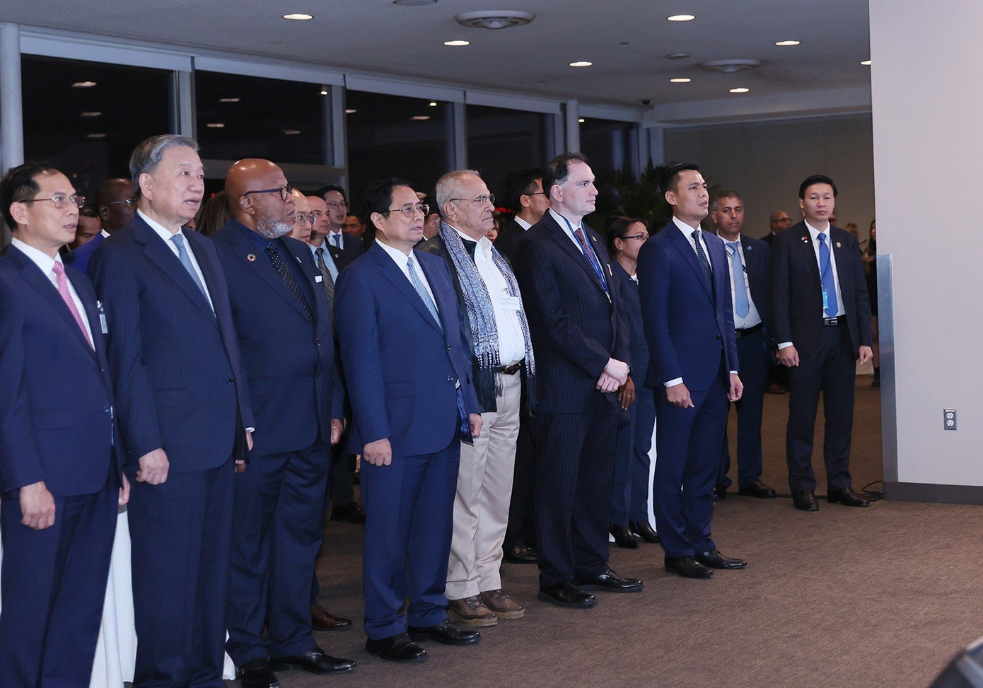 Thủ tướng và các đại biểu dự lễ kỷ niệm. Ảnh: Nhật Bắc Thủ tướng và các đại biểu dự lễ kỷ niệm. Ảnh: Nhật Bắc