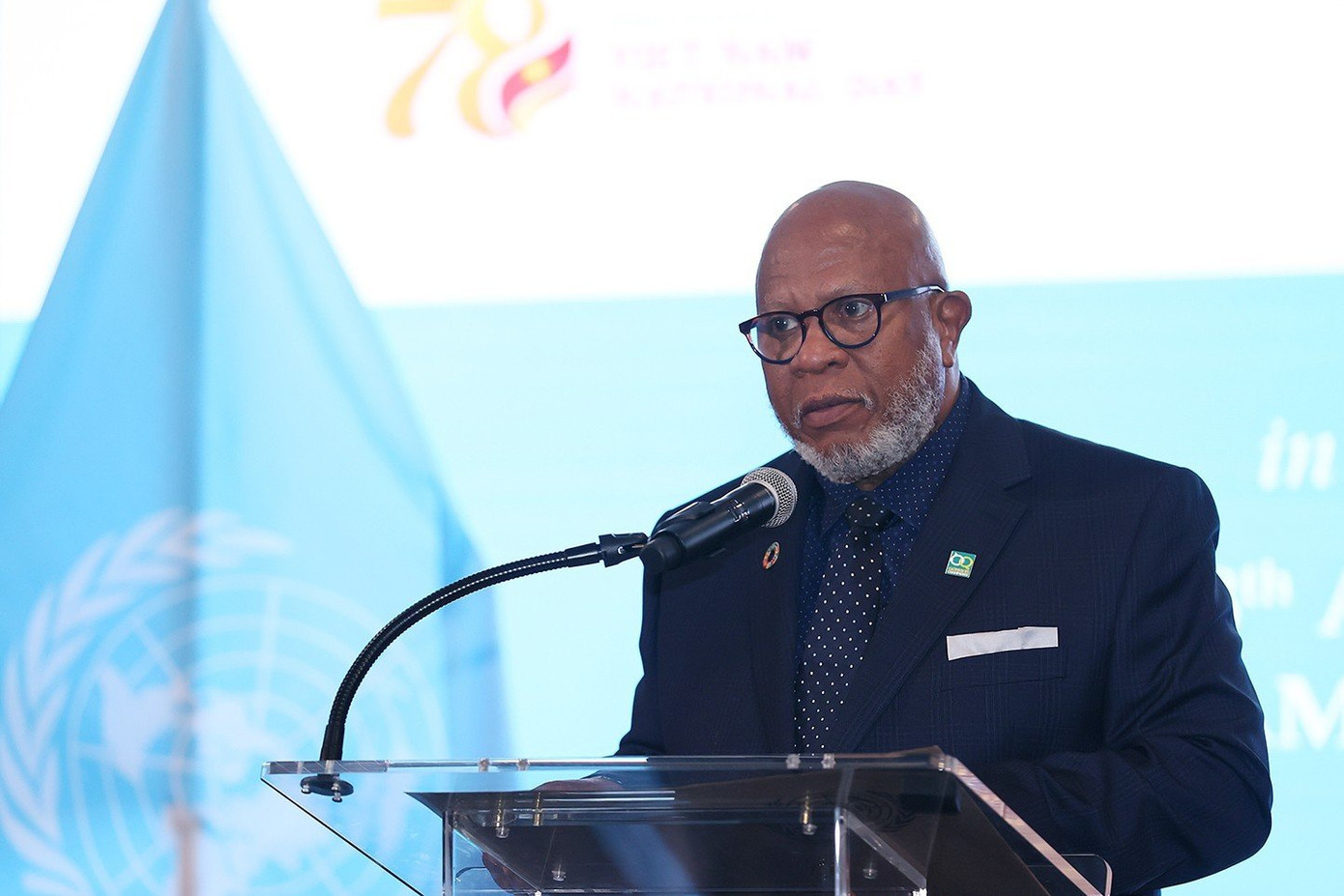 Chủ tịch Đại hội đồng LHQ khoá 78, ông Dennis Francis nhấn mạnh: Việt Nam đã đổi thay, phát triển phi thường, từ một nước nghèo trở thành nước có thu nhập trung bình và năng động với tinh thần khởi nghiệp mạnh mẽ. Chủ tịch Đại hội đồng LHQ khoá 78, ông Dennis Francis nhấn mạnh: Việt Nam đã đổi thay, phát triển phi thường, từ một nước nghèo trở thành nước có thu nhập trung bình và năng động với tinh thần khởi nghiệp mạnh mẽ.