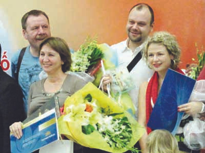 Những hành khách may mắn và đặc biệt trên chuyến bay VN 526 . Ảnh: T.H.V Những hành khách may mắn và đặc biệt trên chuyến bay VN 526