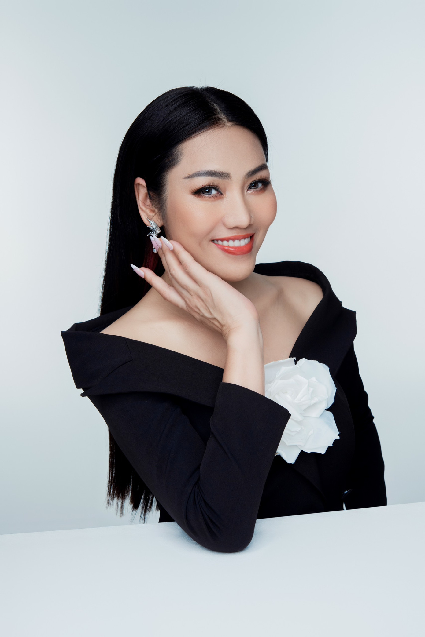 NSƯT Minh Thu công tác tại Nhà hát Ca Múa Nhạc Thăng Long. Ảnh: NVCC NSƯT Minh Thu công tác tại Nhà hát Ca Múa Nhạc Thăng Long. Ảnh: NVCC