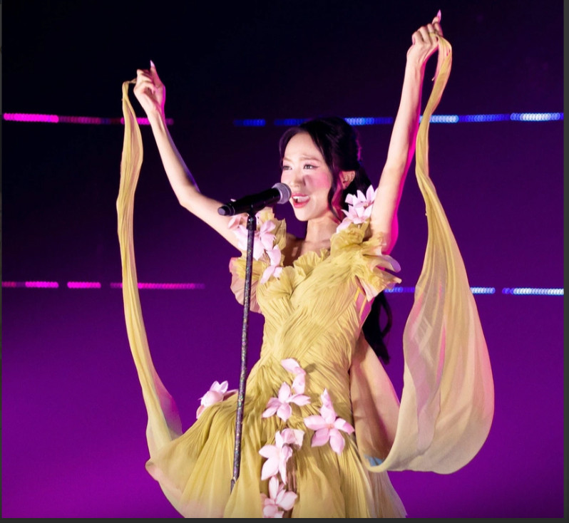 Hoàng Oanh tuy đội sổ nhưng vẫn có màn trình diễn xúc cảm hơn so với Diệu Nhi. Hoàng Oanh tuy đội sổ nhưng vẫn có màn trình diễn xúc cảm hơn so với Diệu Nhi.