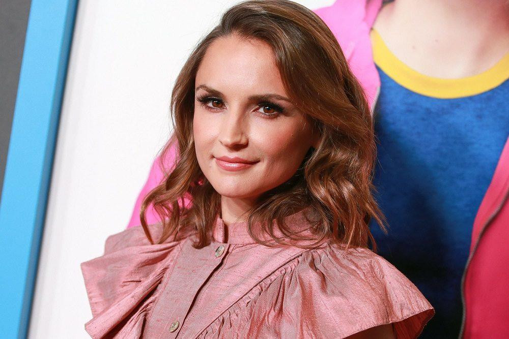 Chân dung nữ diễn viên kiêm nhà sản xuất bộ phim Rachael Leigh Cook. (Nguồn: Internet) Chân dung nữ diễn viên kiêm nhà sản xuất bộ phim Rachael Leigh Cook. (Nguồn: Internet)