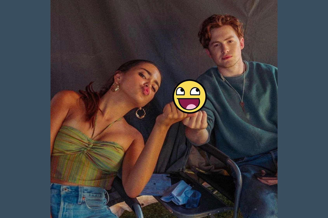 Bộ đôi Kit Connor và Maia Reficco tinh nghịch trên phim trường "A Cuban Girl’s Guide to Tea and Tomorrow". (Nguồn: Internet) Bộ đôi Kit Connor và Maia Reficco tinh nghịch trên phim trường "A Cuban Girl’s Guide to Tea and Tomorrow". (Nguồn: Internet)