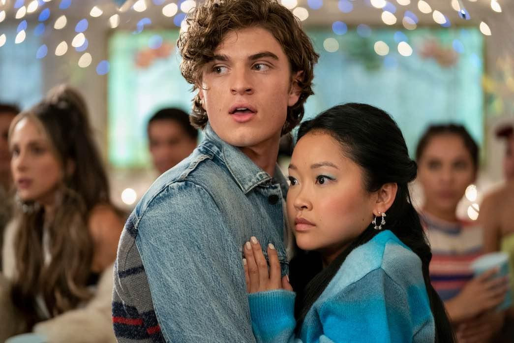 Thanh xuân của các cô gái luôn có sự hiện diện của một chàng trai mình "thầm thương trộm nhớ" bấy lâu. (Nguồn: Internet) Thanh xuân của các cô gái luôn có sự hiện diện của một chàng trai mình "thầm thương trộm nhớ" bấy lâu. (Nguồn: Internet)