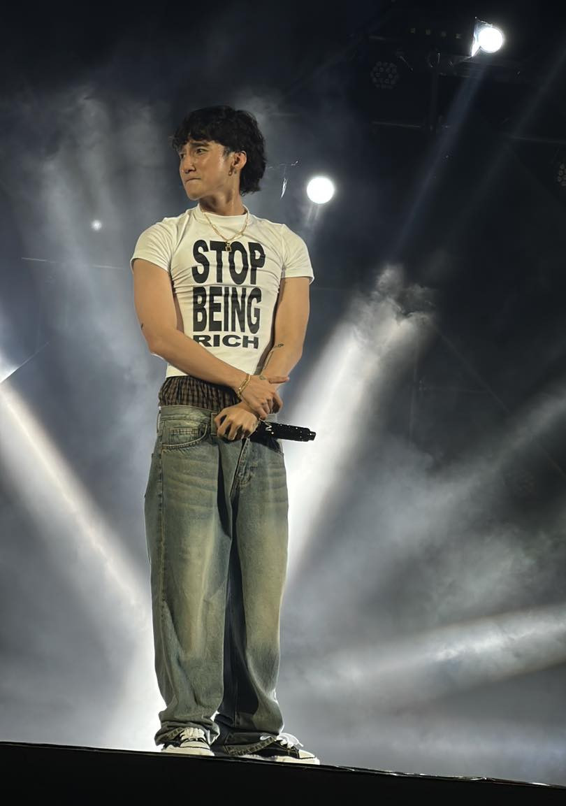 Phong cách quần tụt được Sơn Tùng theo đuổi nhiều năm nay. Phong cách quần tụt được Sơn Tùng theo đuổi nhiều năm nay.