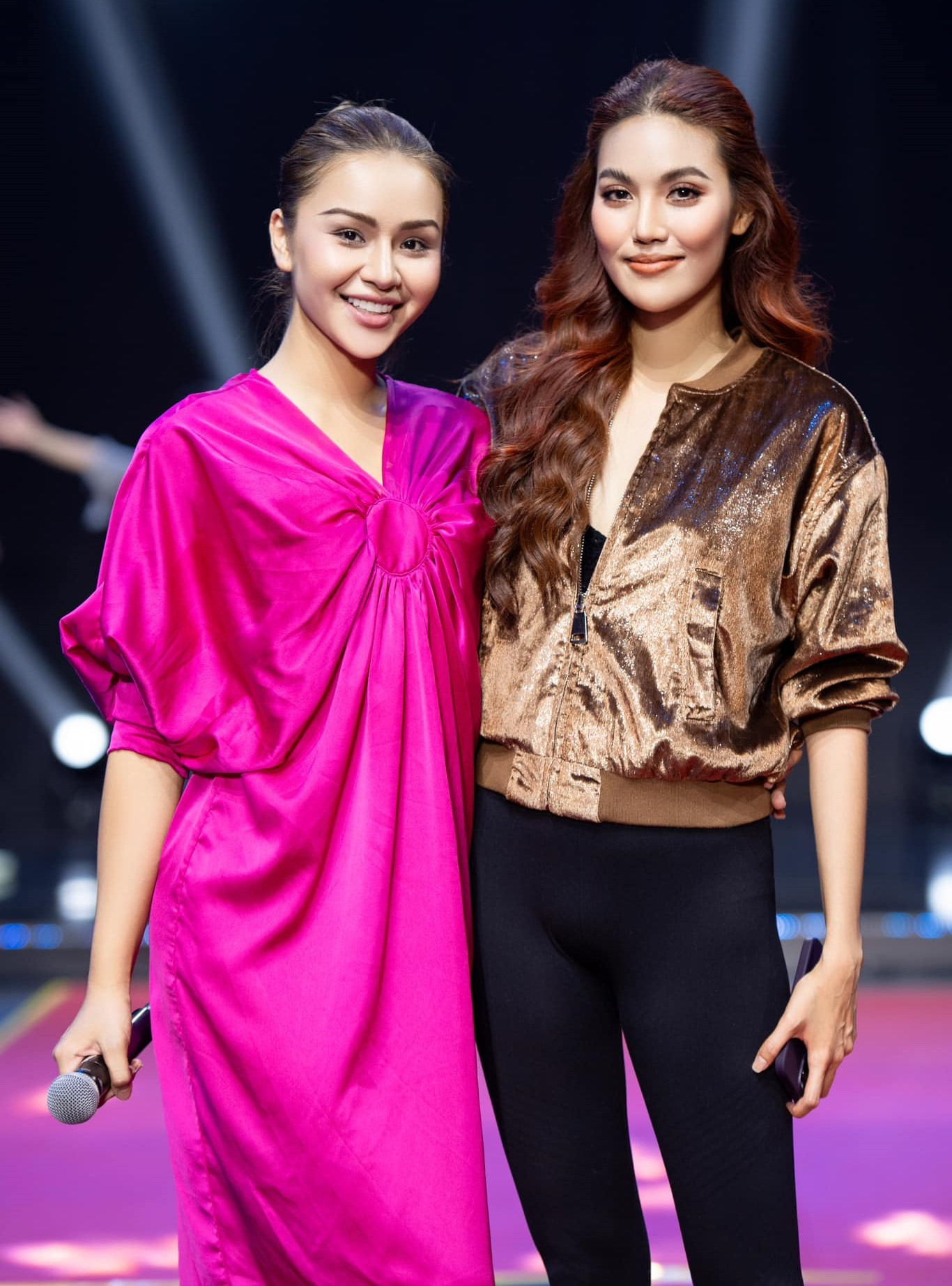 Lê Thu Trang là chiến binh duy nhất của team Lan Khuê có mặt trong đêm Chung kết. Lê Thu Trang là chiến binh duy nhất của team Lan Khuê có mặt trong đêm Chung kết.