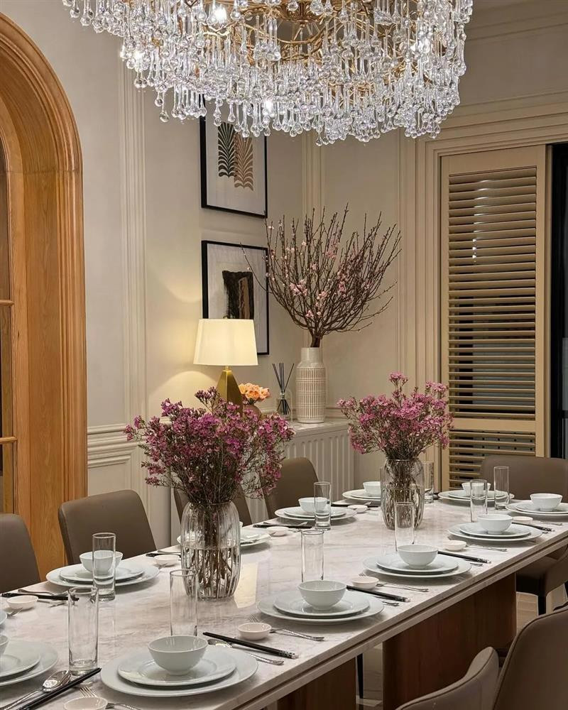 Dù không quá nổi bật nhưng tổ ấm của Noo Phước Thịnh vẫn rất ấm cúng vào dịp cuối năm. Dù không quá nổi bật nhưng tổ ấm của Noo Phước Thịnh vẫn rất ấm cúng vào dịp cuối năm.