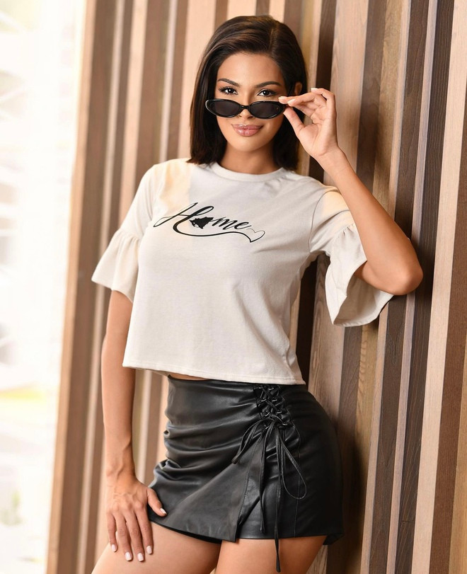 Phong cách thời trang trẻ trung năng động của Sheynnis Palacios. Phong cách thời trang trẻ trung năng động của Sheynnis Palacios.