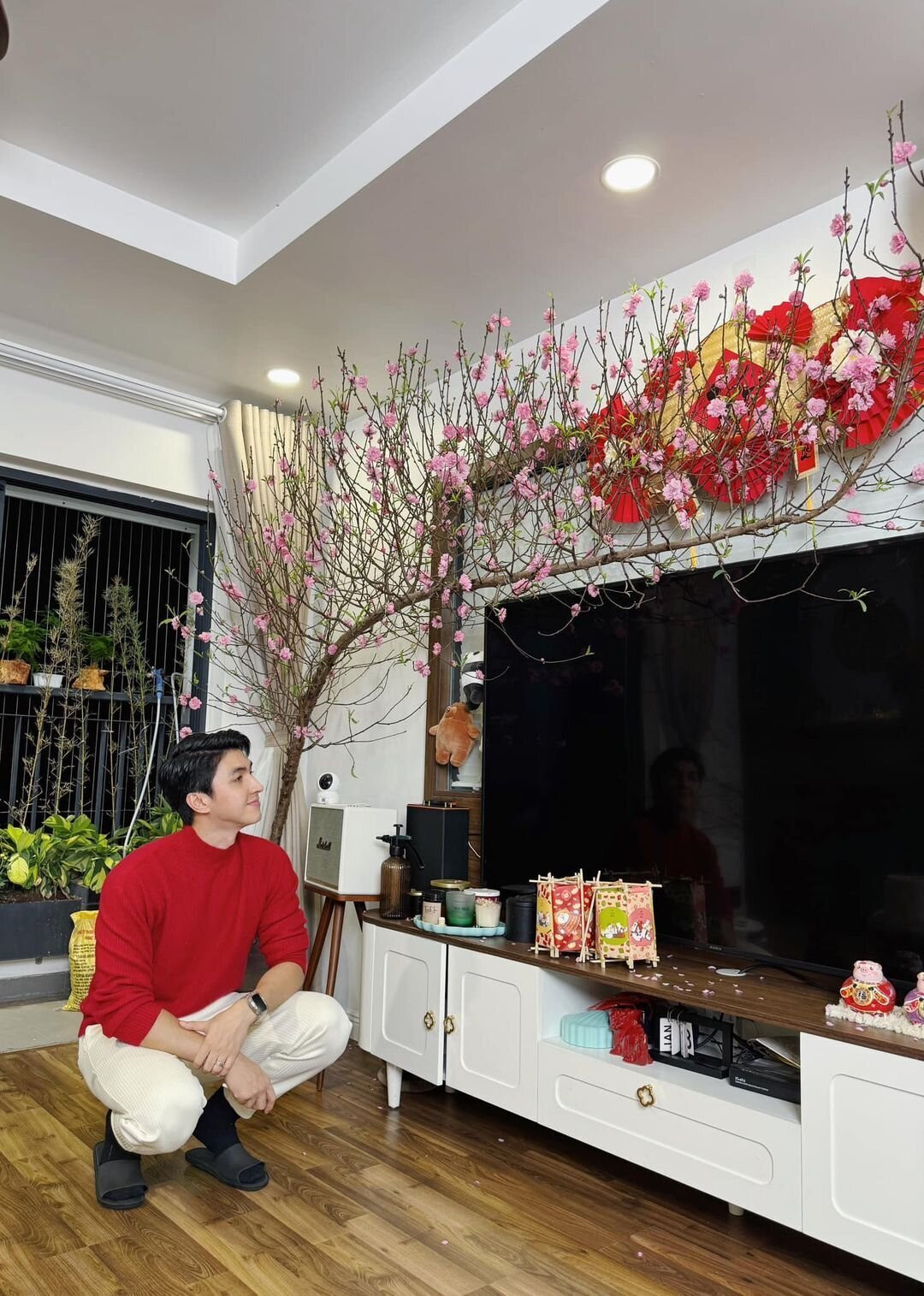 Không gian tổ ấm của Bình An và Phương Nga ngập trong không khí Tết. Không gian tổ ấm của Bình An và Phương Nga ngập trong không khí Tết.