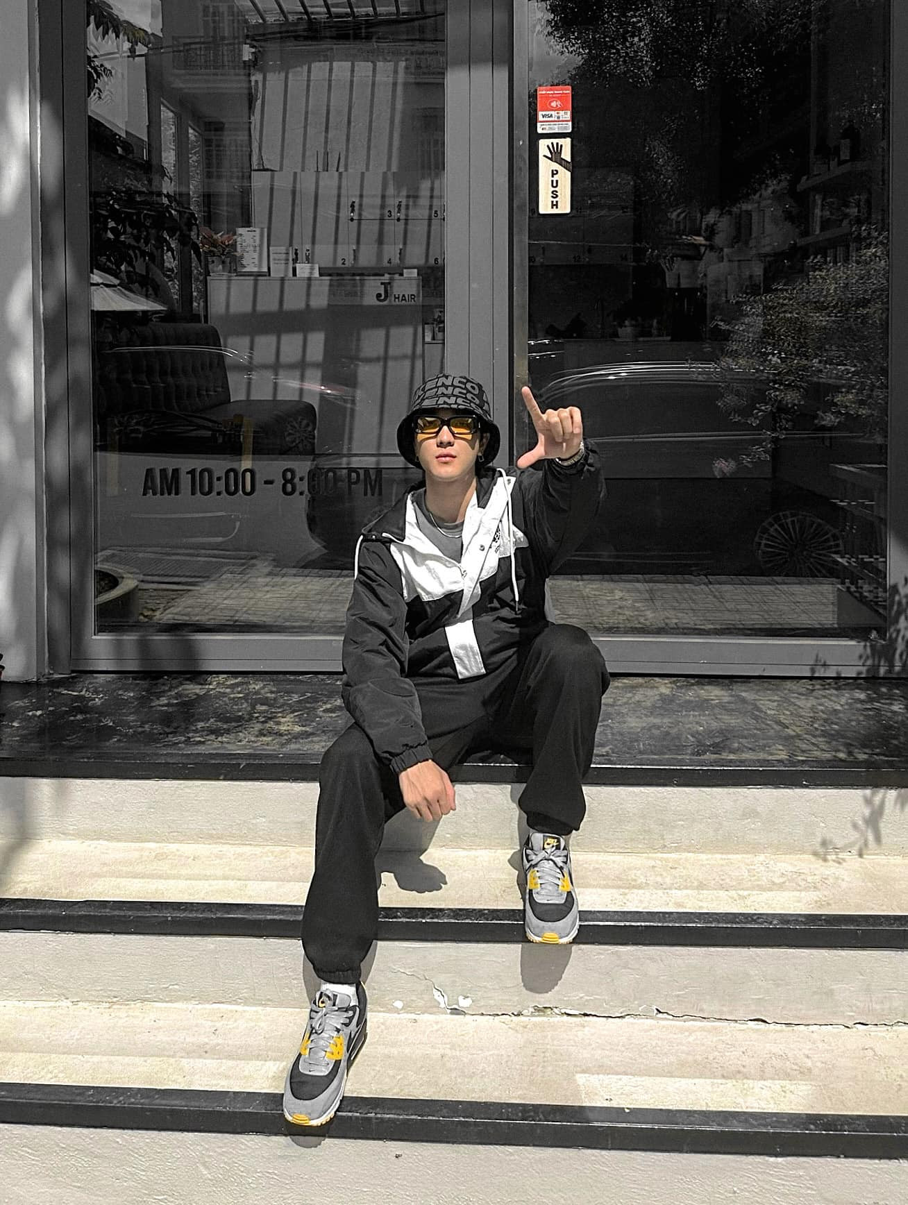 Vẻ đẹp chuẩn soái ca Hàn Quốc của OgeNus. Vẻ đẹp chuẩn soái ca Hàn Quốc của OgeNus.