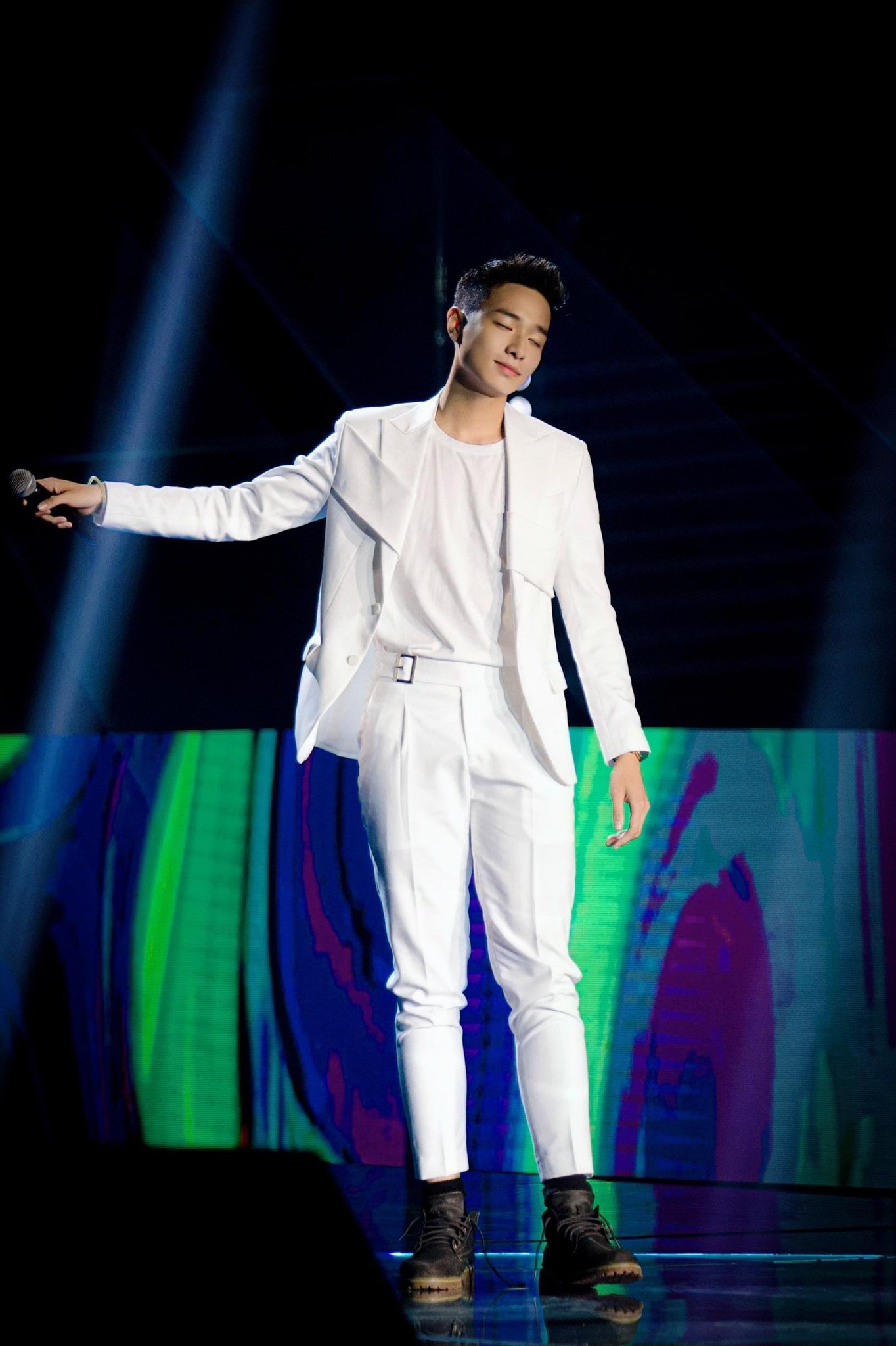 An Huy sở hữu màu sắc âm nhạc đa dạng cùng visual điển trai. An Huy sở hữu màu sắc âm nhạc đa dạng cùng visual điển trai.