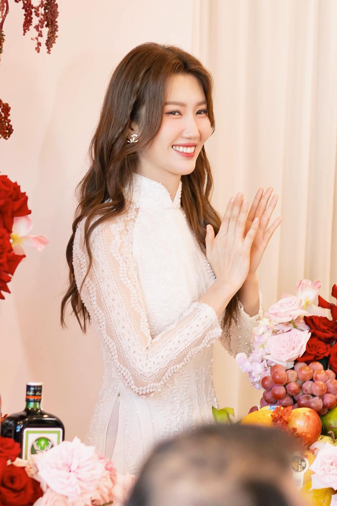 Thúy Ngân rạng rỡ trong &quot;ngày vui&quot; của Gin Tuấn Kiệt và Puka.