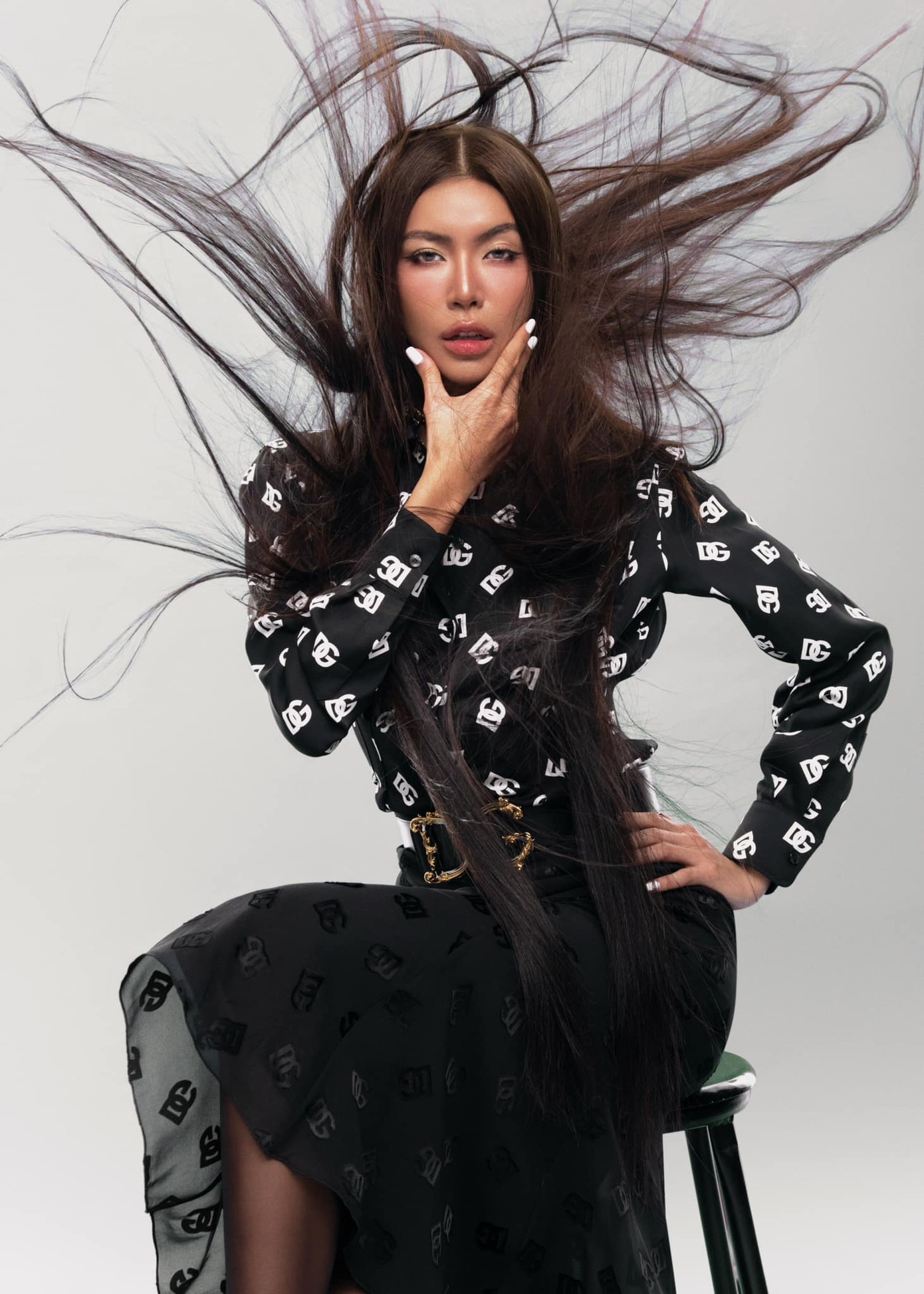 Hồ Ngọc Hà cũng ngỏ lời đầu tư nếu Minh Tú dự thi Miss Universe Vietnam.