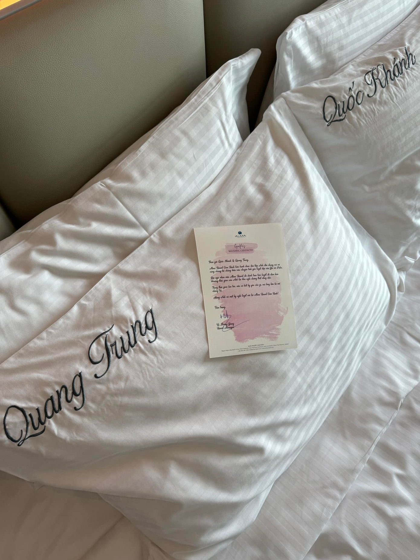 Quang Trung thích thú khi được sắp xếp chung phòng với Quốc Khánh. Quang Trung thích thú khi được sắp xếp chung phòng với Quốc Khánh.