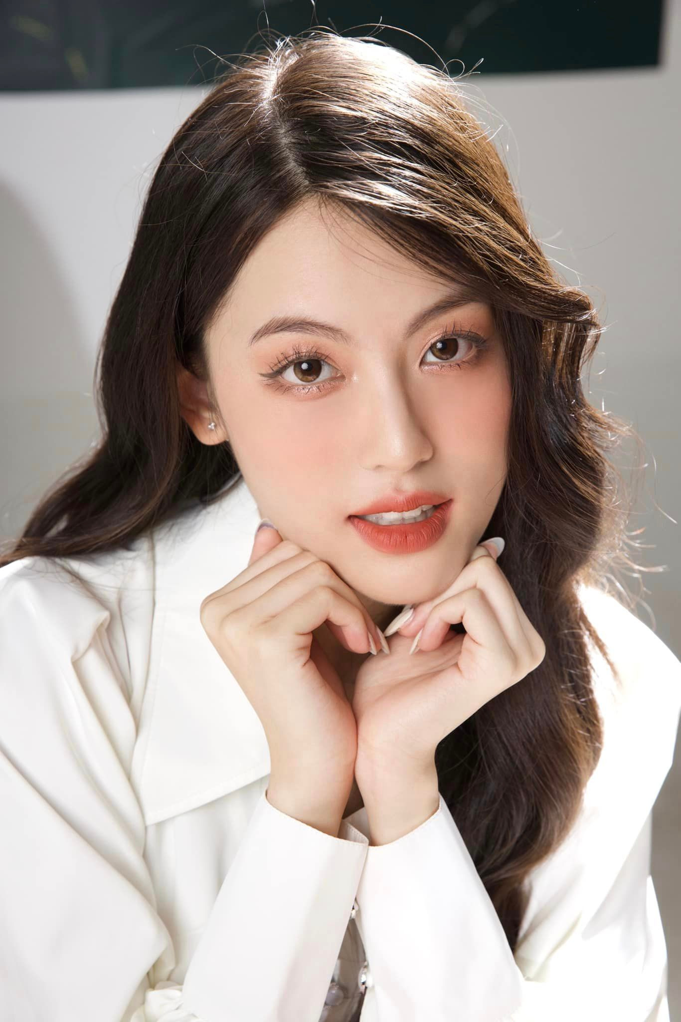 Tăng Mỹ Hàn - bạn gái tin đồn của HIEUTHUHAI.