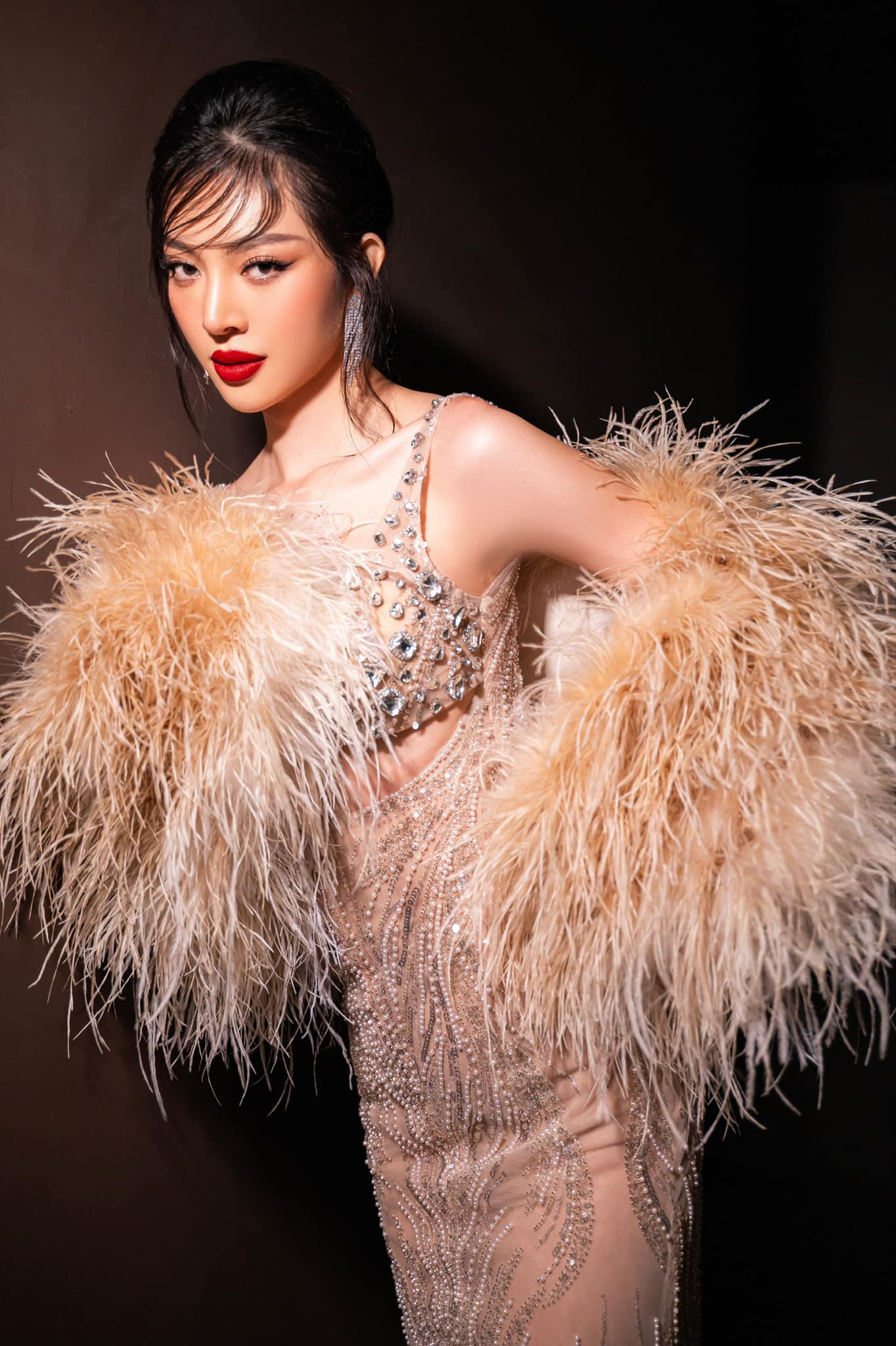 Bùi Lý Thiên Hương chính thức trở lại tranh tài trong đêm Chung kết.