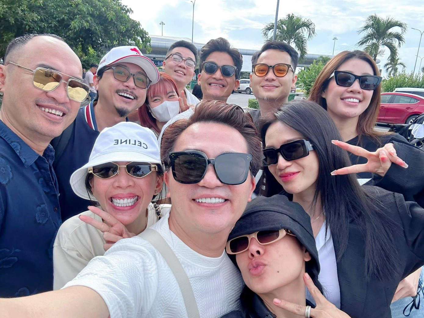 Nhiều sao Việt tiếp tục "đổ bộ" Cam Ranh, Nha Trang. Nhiều sao Việt tiếp tục "đổ bộ" Cam Ranh, Nha Trang.