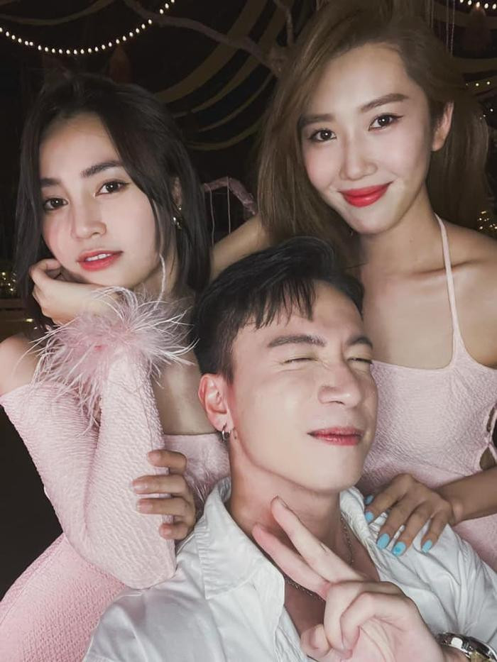 Cả ba có mối quan hệ bạn bè đồng nghiệp thân thiết. Cả ba có mối quan hệ bạn bè đồng nghiệp thân thiết.