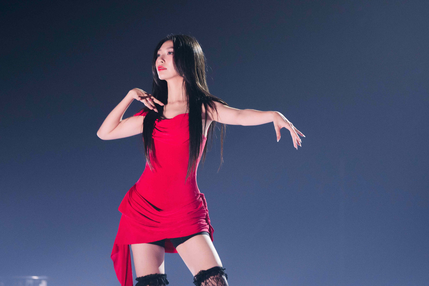 Cô nàng bật mí bí quyết duy trì sự rạng rỡ nằm ở nguồn năng lượng tích cực mỗi ngày. Cô nàng bật mí bí quyết duy trì sự rạng rỡ nằm ở nguồn năng lượng tích cực mỗi ngày.