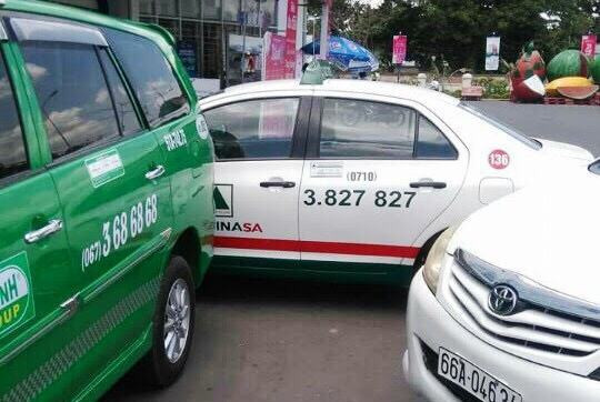 Taxi Mai Linh bị chặn đầu khoá đuôi, lái xe bị đánh nhập viện ảnh 1