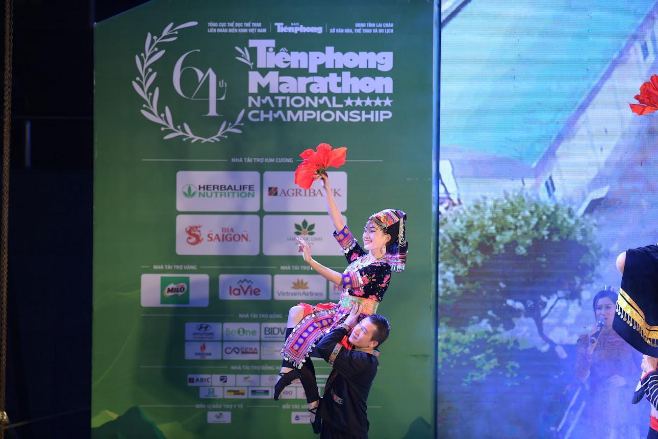 Đêm văn hóa nghệ thuật Lai Châu là một trong những hoạt động quảng bá văn hóa bản địa trong thời gian diễn ra Giải vô địch quốc gia Tiền Phong Marathon lần thứ 64