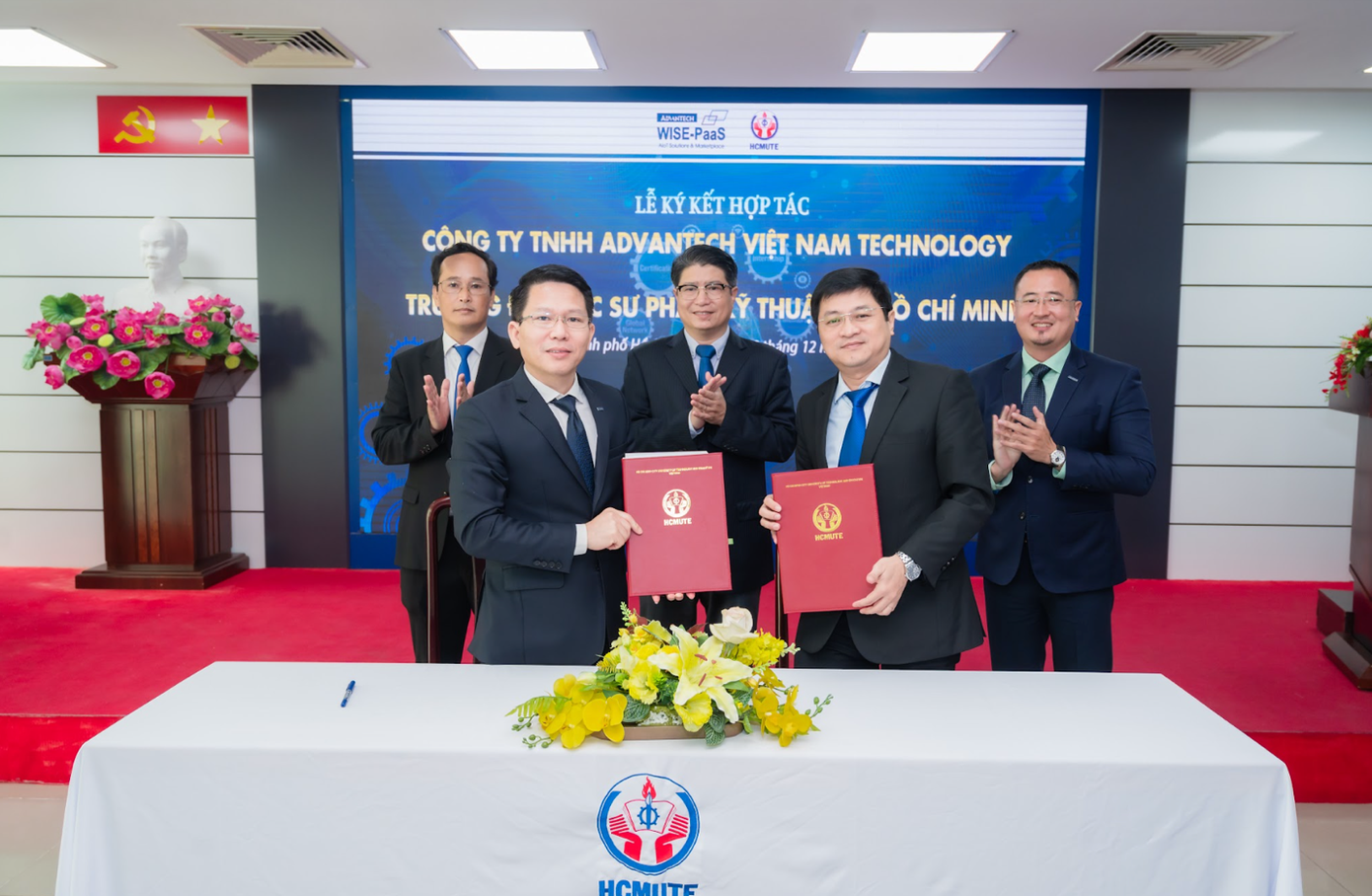 Lễ ký kết hợp tác giữa Advantech Việt Nam và ĐH Sư phạm Kỹ thuật TP.HCM có sự tham dự của Phó Cục trưởng Cục công tác phía Nam của Bộ KH-CN