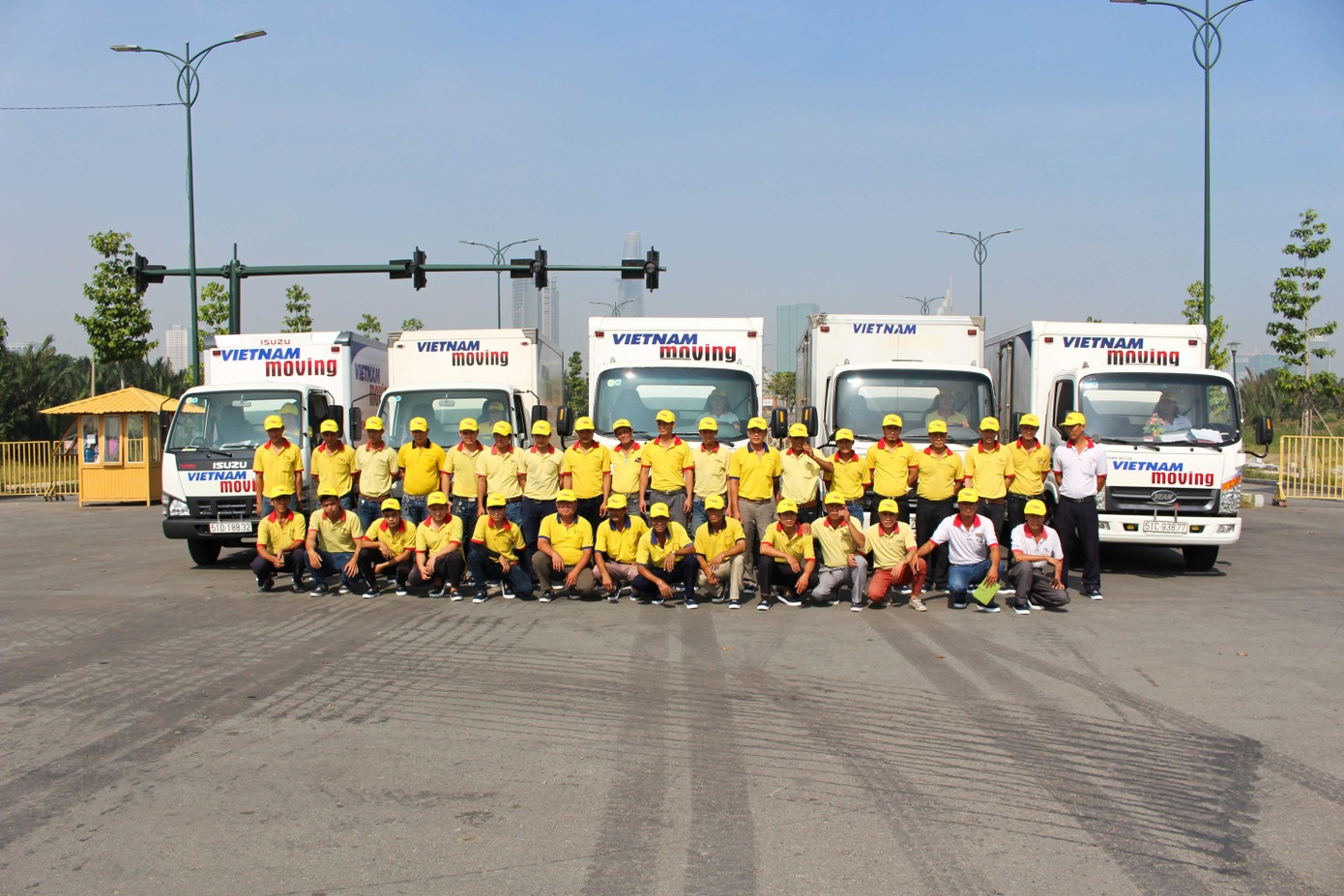 Đội ngũ nhân viên đông đảo của Vietnam Moving.