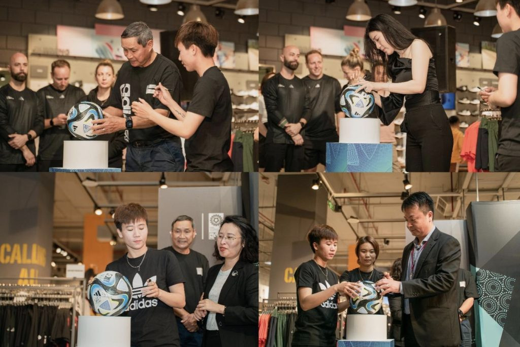 Các đại diện tham dự sự kiện thực hiện nghi thức ký tên vào 2 quả bóng thi đấu chính thức OCEAUNZ của mùa World Cup 2023. Các đại diện tham dự sự kiện thực hiện nghi thức ký tên vào 2 quả bóng thi đấu chính thức OCEAUNZ của mùa World Cup 2023.