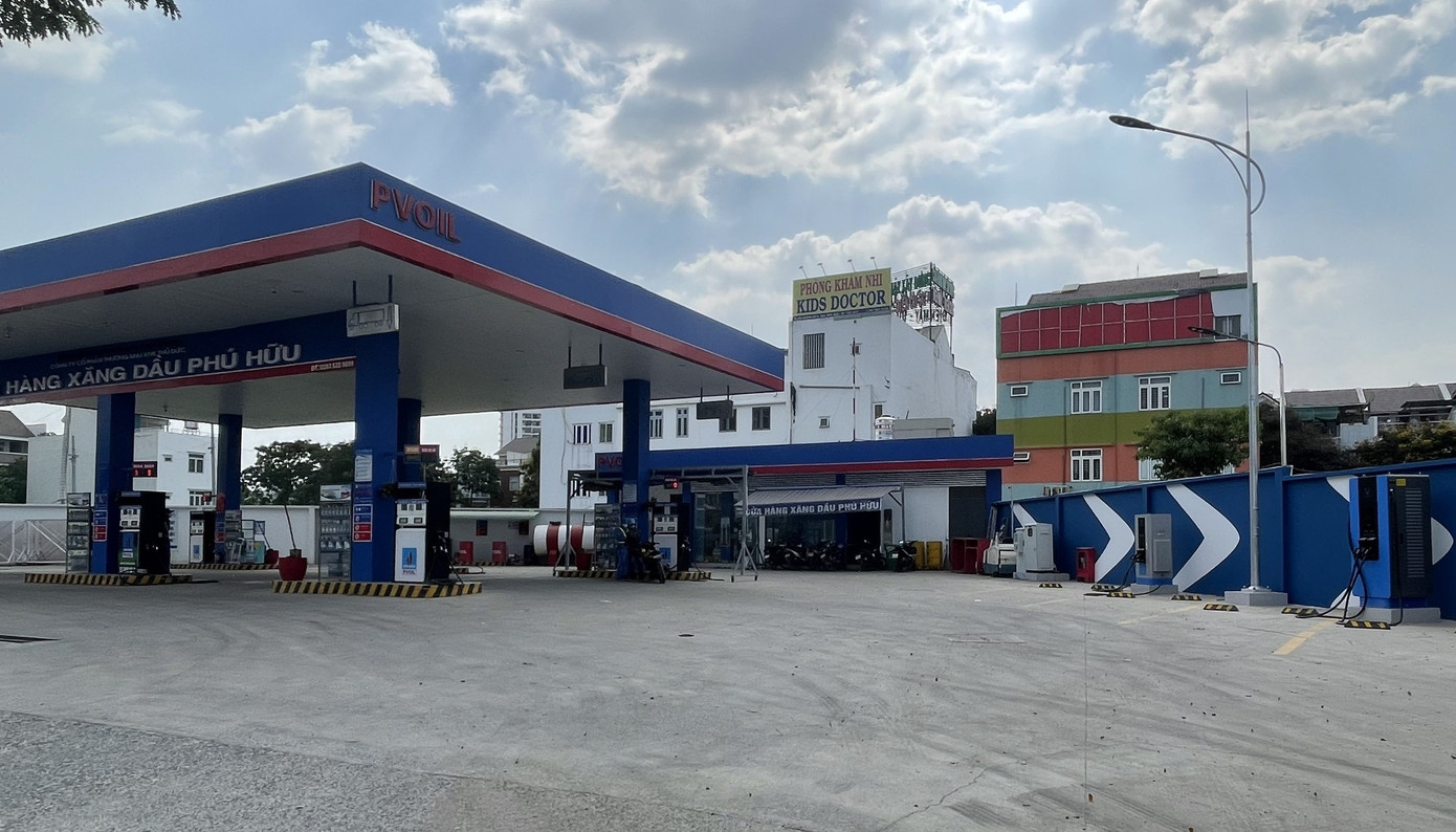 Hợp tác lắp đặt trạm sạc xe điện VinFast tại cửa hàng xăng dầu PVOIL Hợp tác lắp đặt trạm sạc xe điện VinFast tại cửa hàng xăng dầu PVOIL