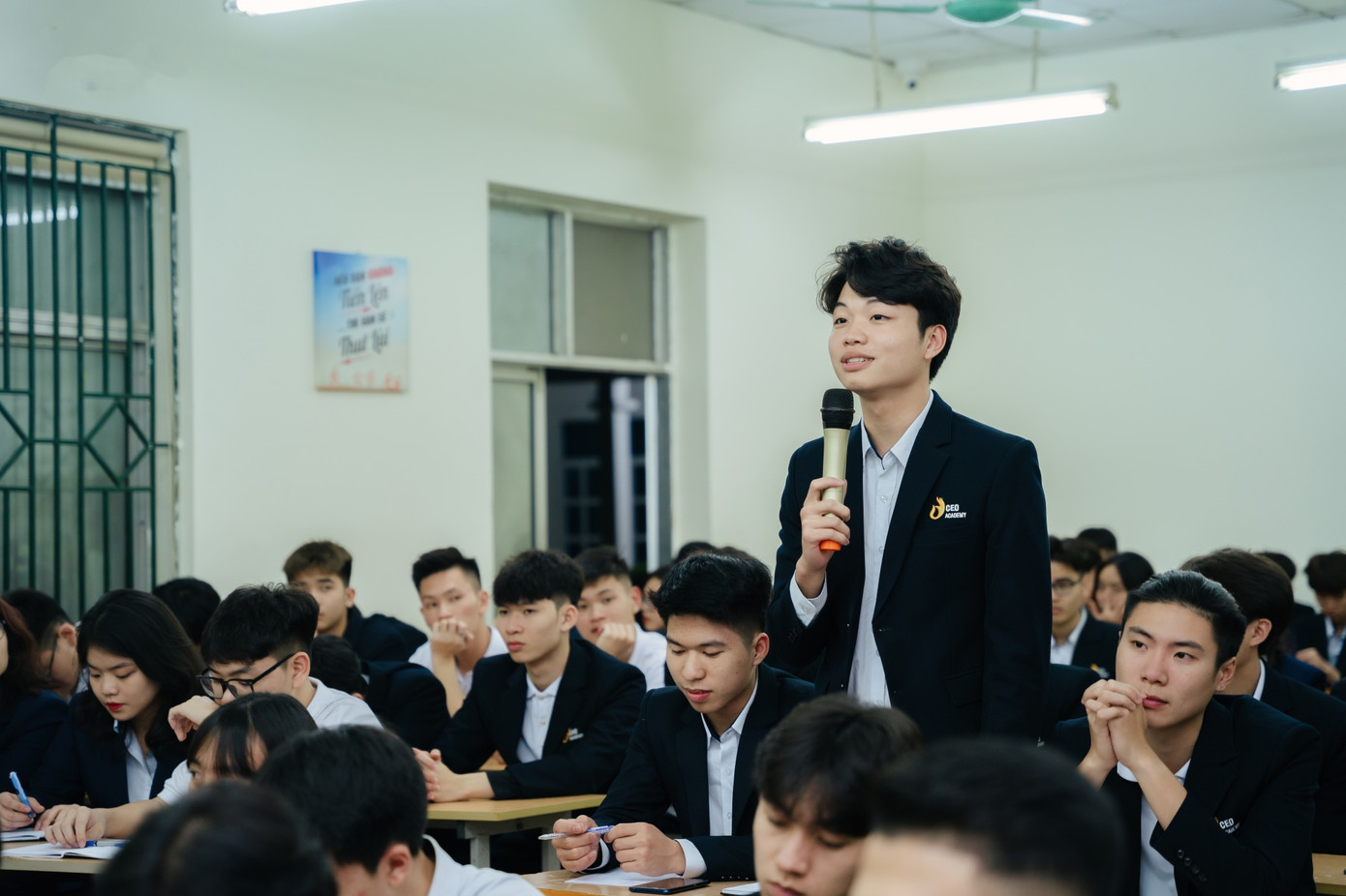 Học viên tại Trường Huấn luyện Doanh nhân CEO Việt Nam Global tự tin thể hiện bản thân