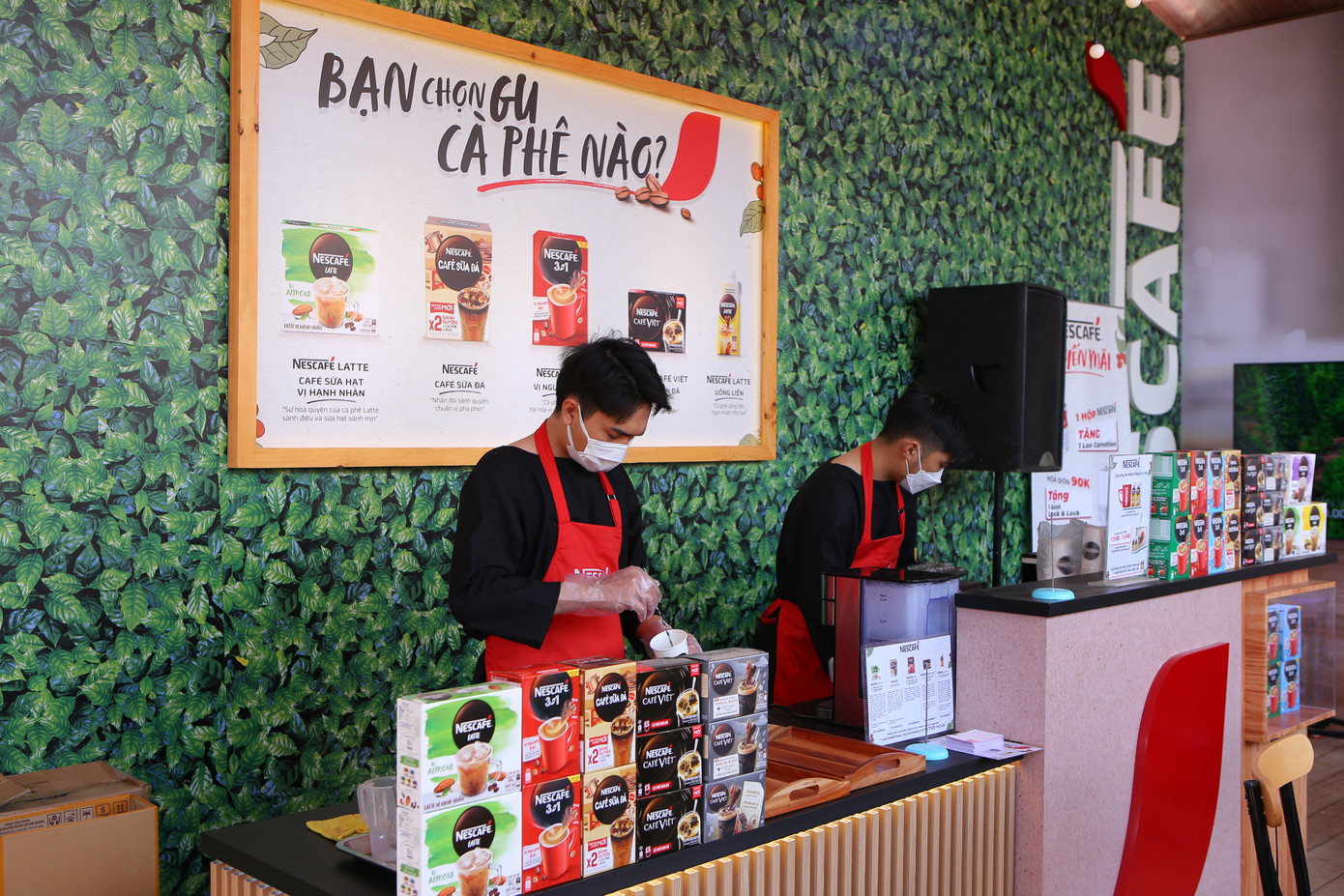 Những góc tại gian hàng trưng bày của NESCAFÉ