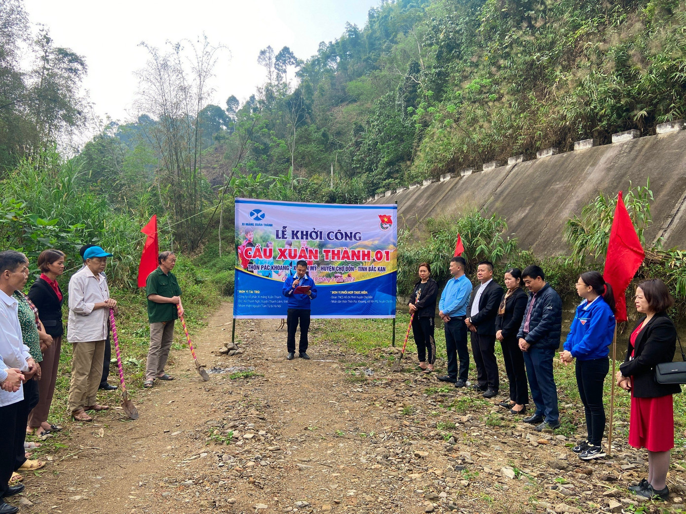 Lễ khởi công cầu Xuân Thành 1 tại thôn Pắc Khoang, xã Yên Mỹ, huyện Chợ Đồn, tỉnh Bắc Kạn