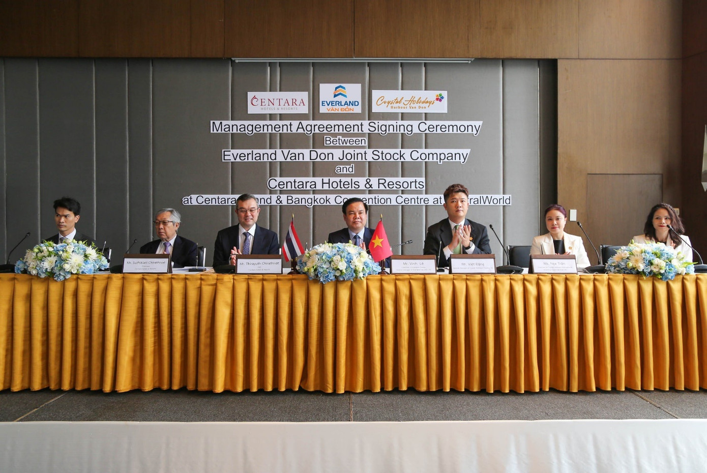 Lễ ký kết Hợp đồng quản lý khách sạn giữa Tập đoàn Centara Hotels &amp; Resorts và Công ty CP Everland Vân Đồn tại Khách sạn Central World - Bangkok, Thái Lan ngày 30/3/2023.