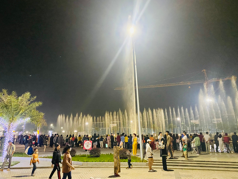 Màn trình diễn nghệ thuật nhạc nước tại Danko City